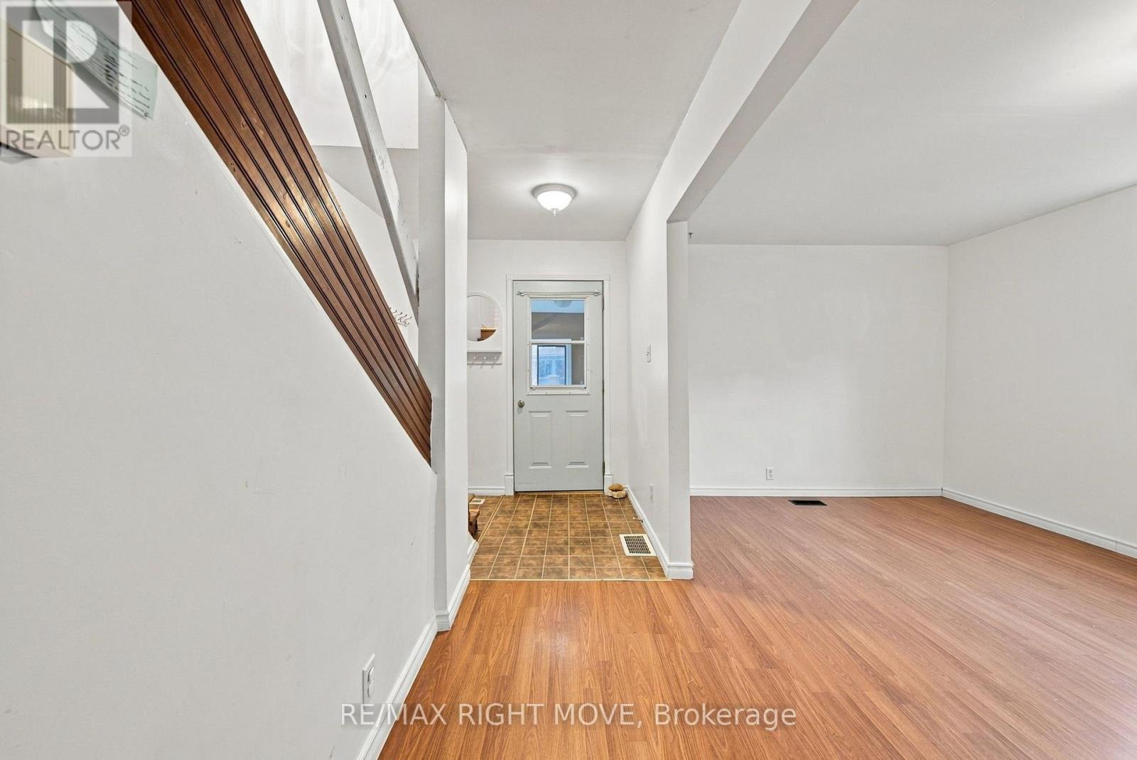 173 Barrie Road, Orillia, Ontario  L3V 2P6 - Photo 7 - S13886574