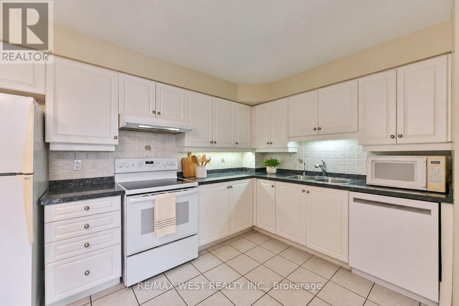 319 - 7373 Martin Grove Road, Vaughan, Ontario  L4L 9K1 - Photo 18 - N13862748