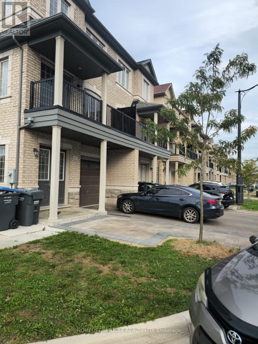63 Hashmi Place E, Brampton, Ontario  L6Y 0H8 - Photo 2 - W13886570