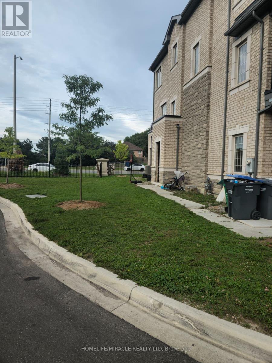 63 Hashmi Place E, Brampton, Ontario  L6Y 0H8 - Photo 3 - W13886570