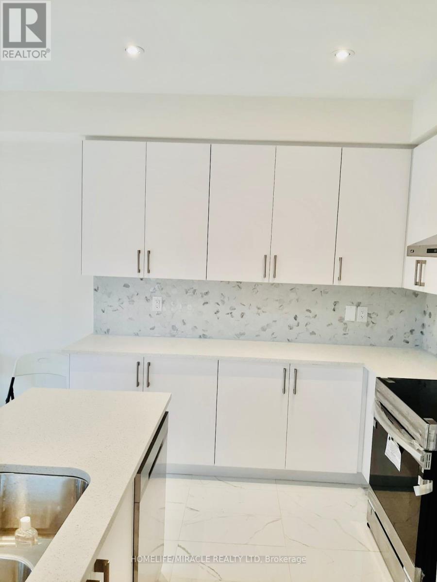 63 Hashmi Place E, Brampton, Ontario  L6Y 0H8 - Photo 7 - W13886570