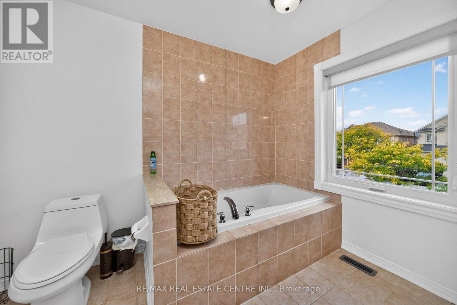 21 River Heights Drive, Brampton, Ontario  L6P 2M9 - Photo 33 - W13886594