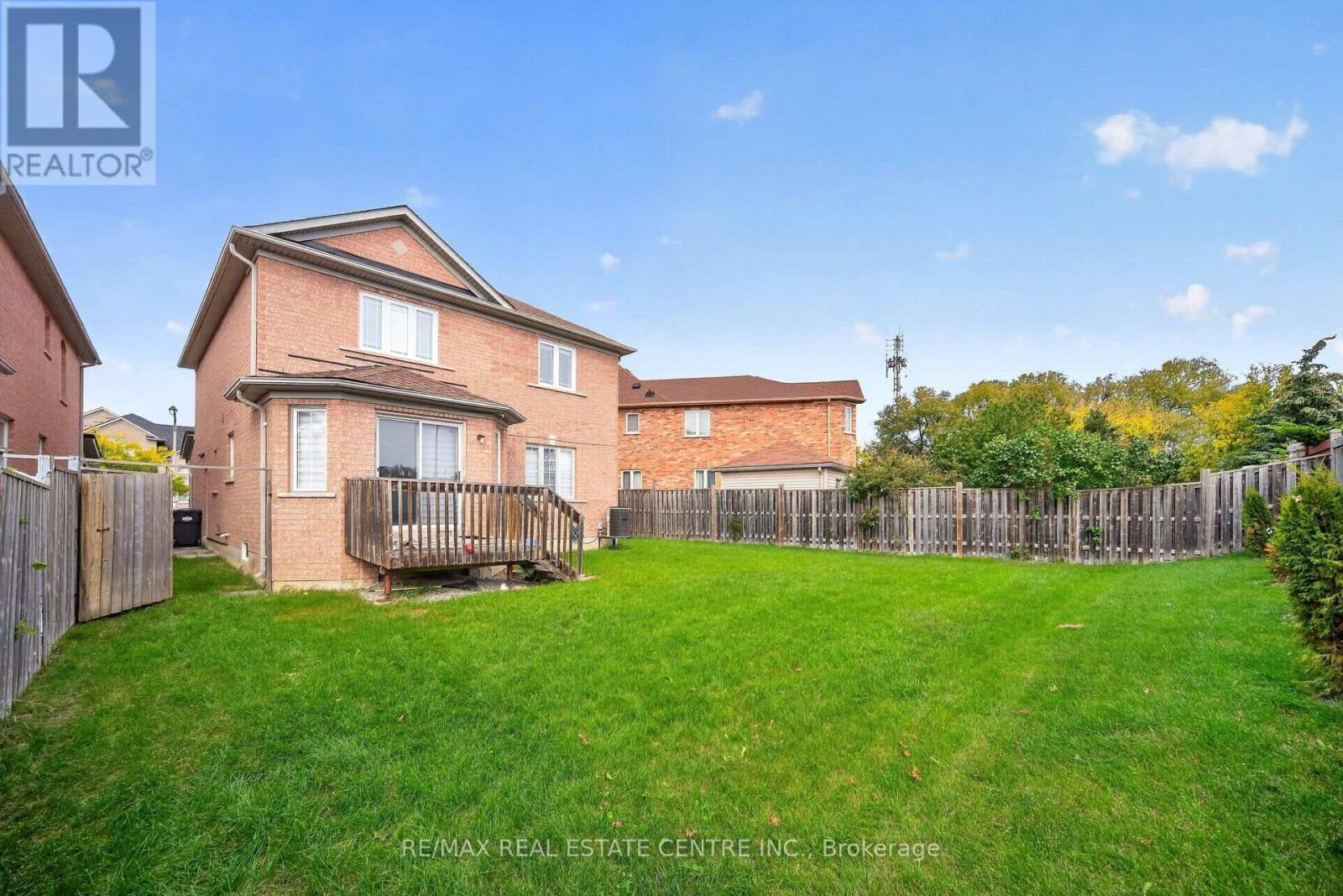 21 River Heights Drive, Brampton, Ontario  L6P 2M9 - Photo 46 - W13886594