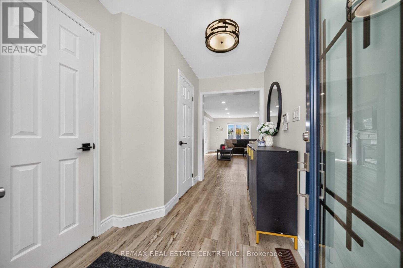 21 River Heights Drive, Brampton, Ontario  L6P 2M9 - Photo 5 - W13886594