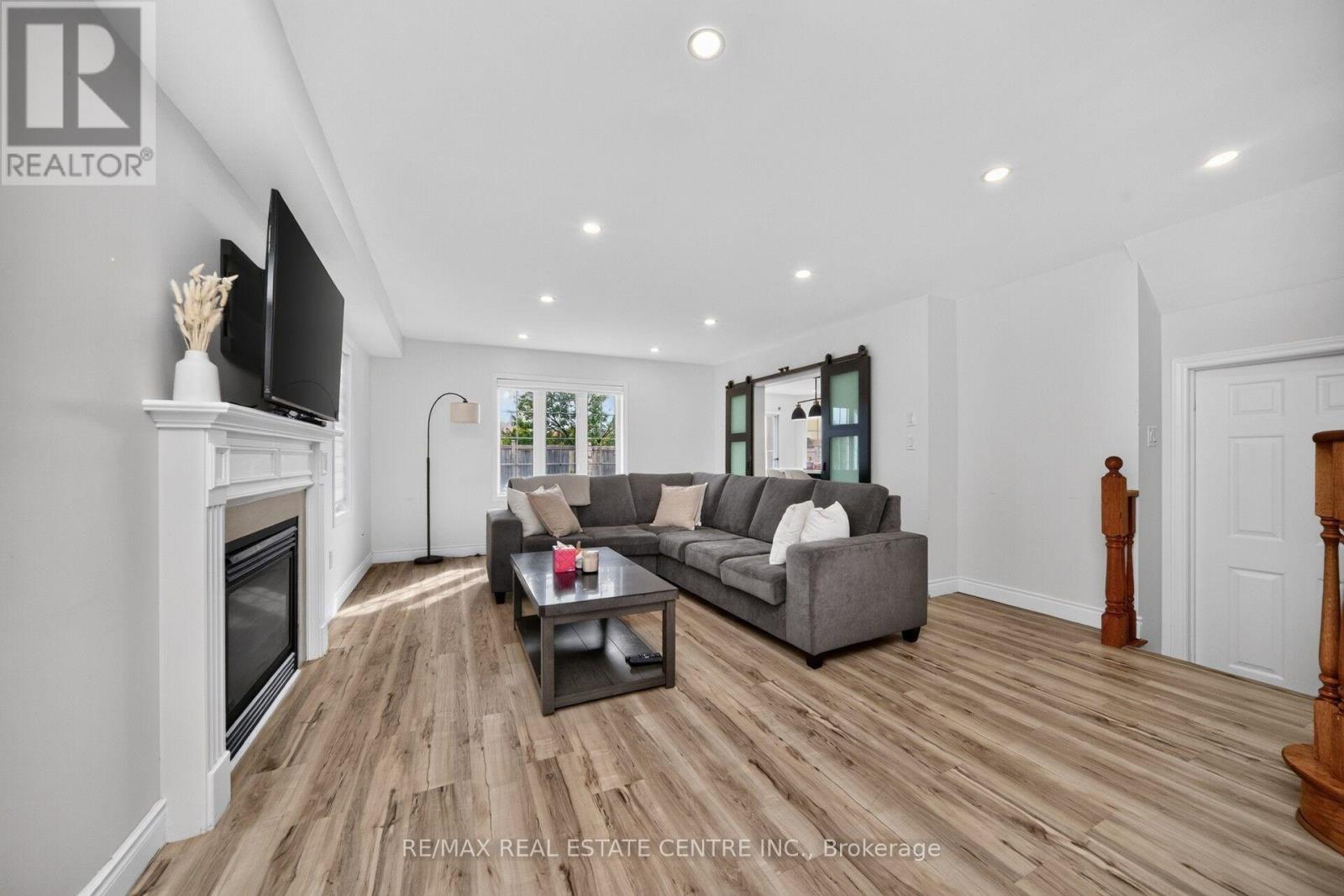 21 River Heights Drive, Brampton, Ontario  L6P 2M9 - Photo 8 - W13886594