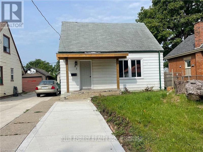 $2,100 Monthly97 Delaware Street, London East, Ontario