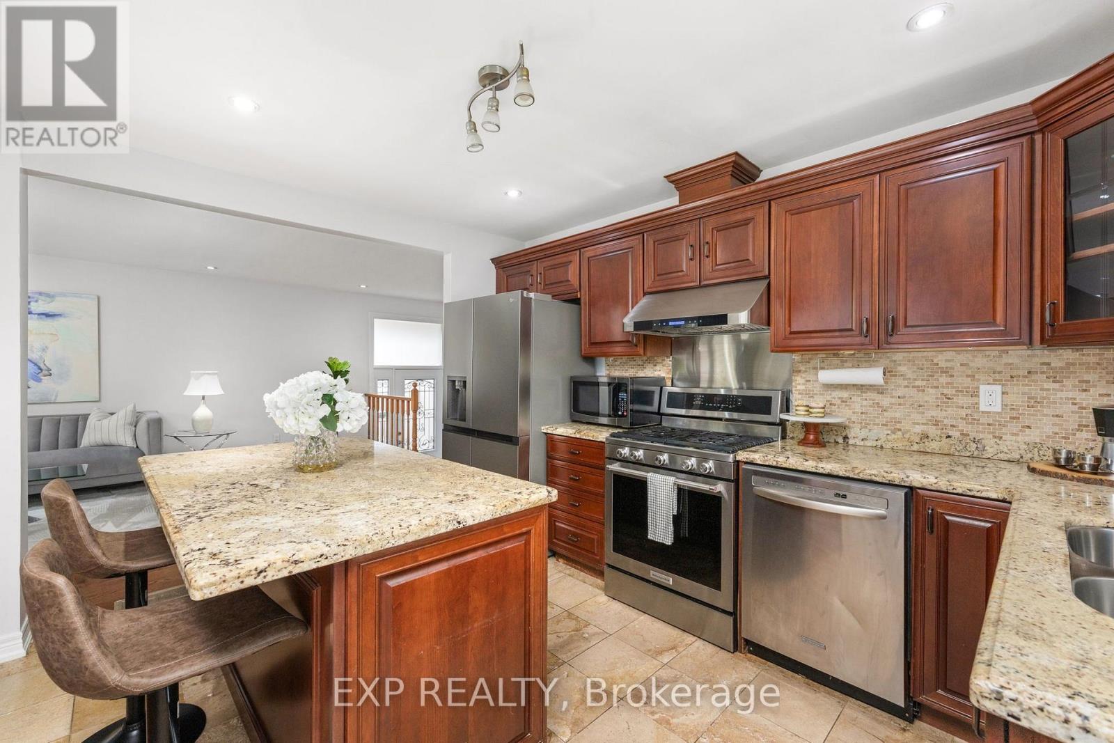 5 Tadcaster Place, Toronto, Ontario  M3B 1G6 - Photo 11 - C13886634