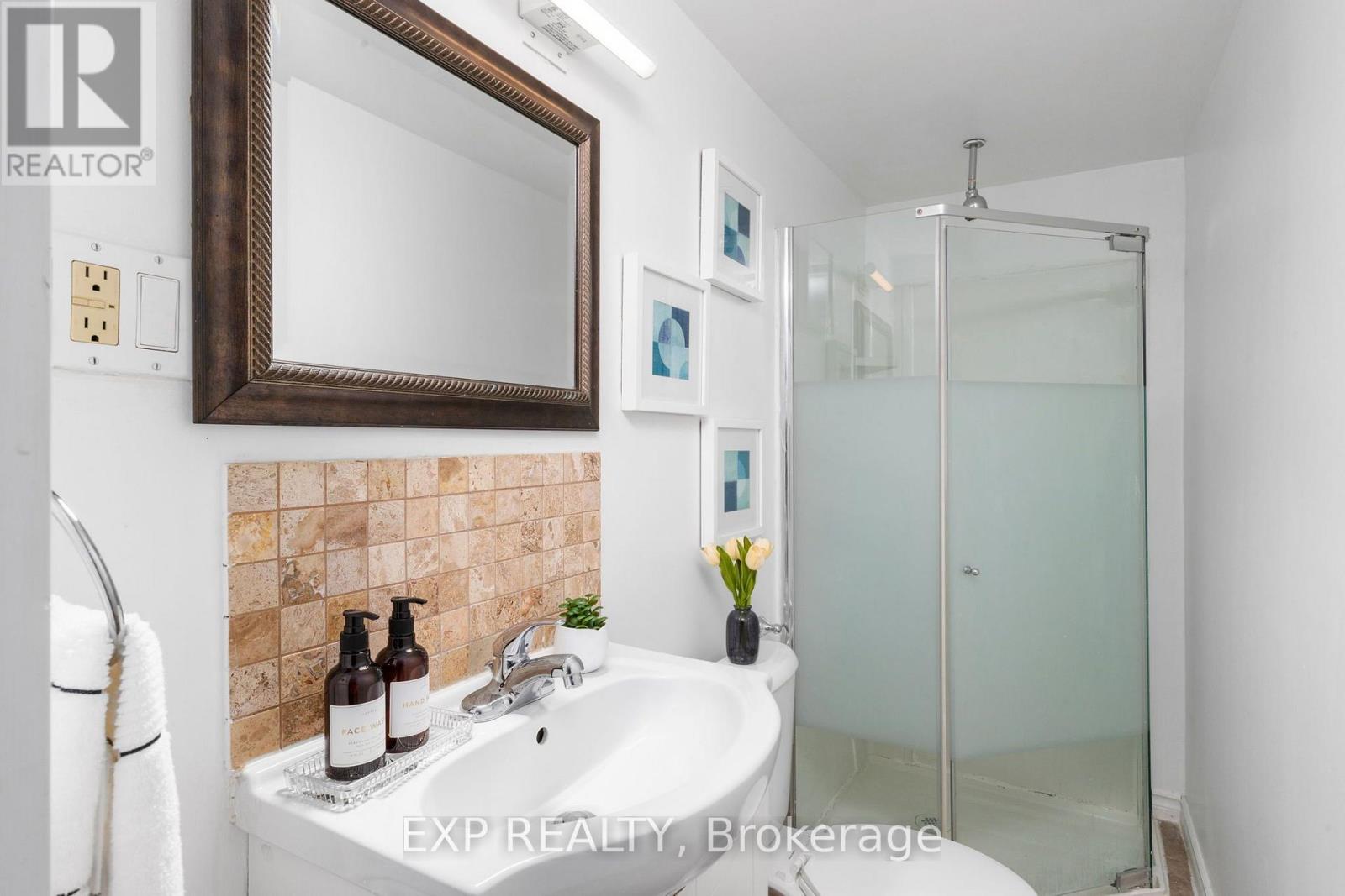 5 Tadcaster Place, Toronto, Ontario  M3B 1G6 - Photo 24 - C13886634