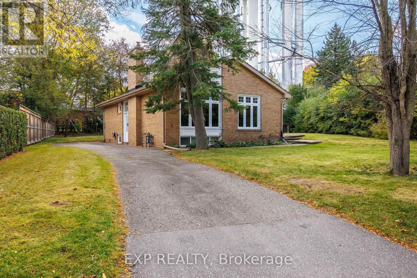 5 Tadcaster Place, Toronto, Ontario  M3B 1G6 - Photo 4 - C13886634
