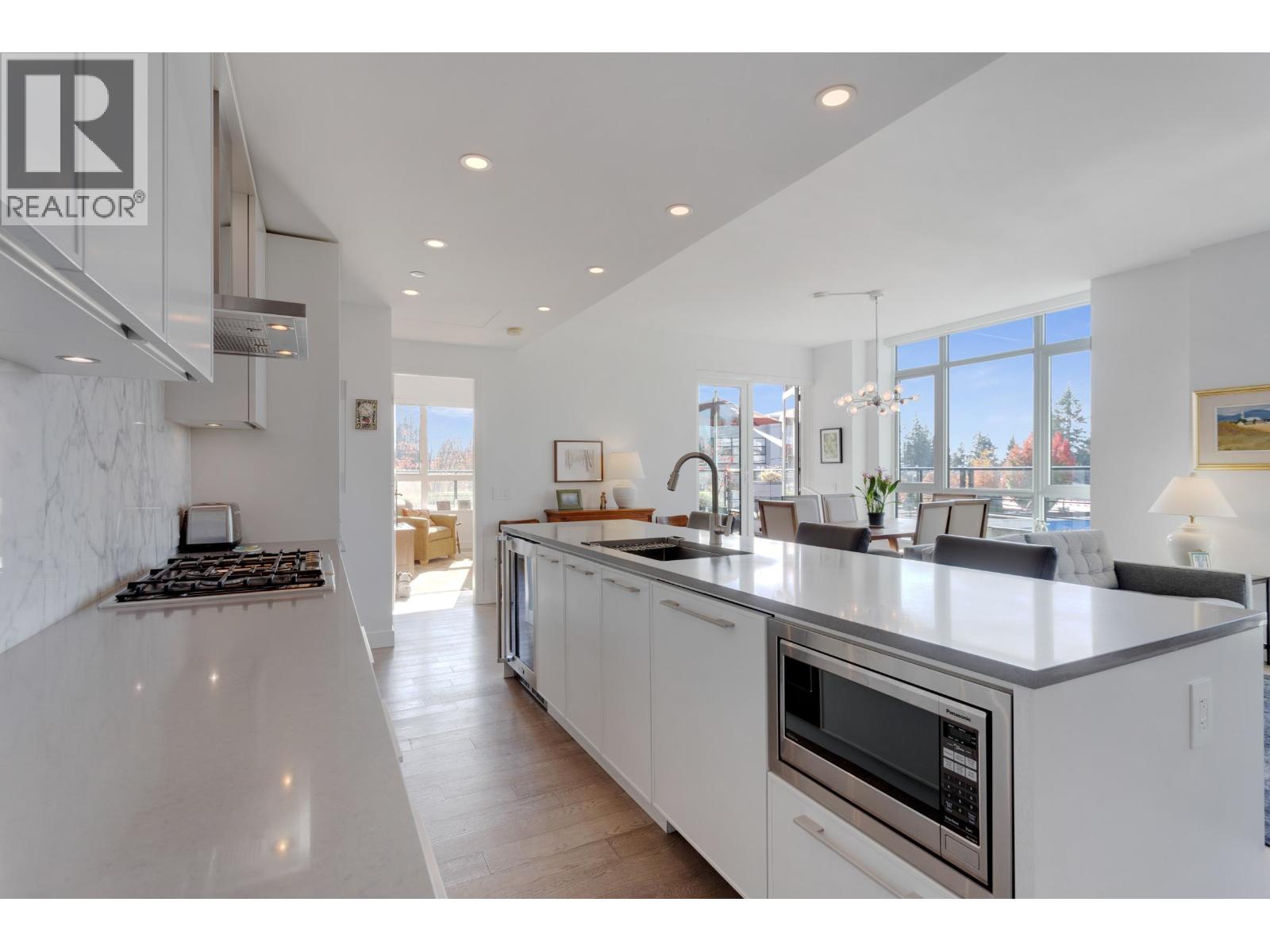 206 3220 Connaught Crescent, North Vancouver, British Columbia  V7R 0A5 - Photo 12 - R3174448