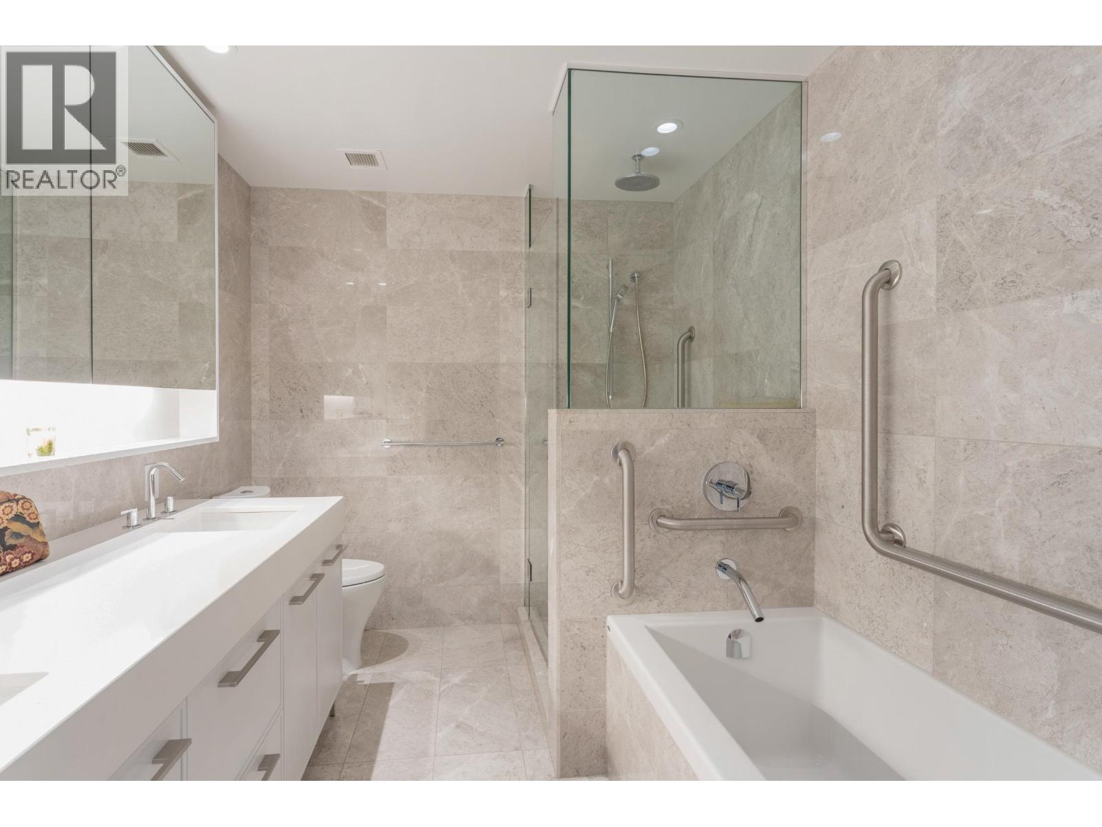 206 3220 Connaught Crescent, North Vancouver, British Columbia  V7R 0A5 - Photo 18 - R3174448