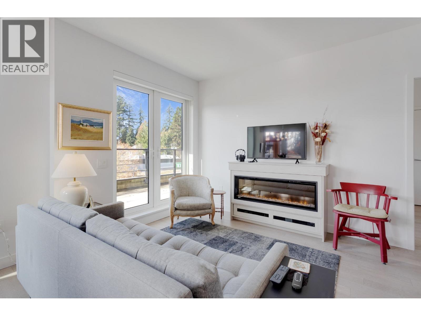206 3220 Connaught Crescent, North Vancouver, British Columbia  V7R 0A5 - Photo 5 - R3174448