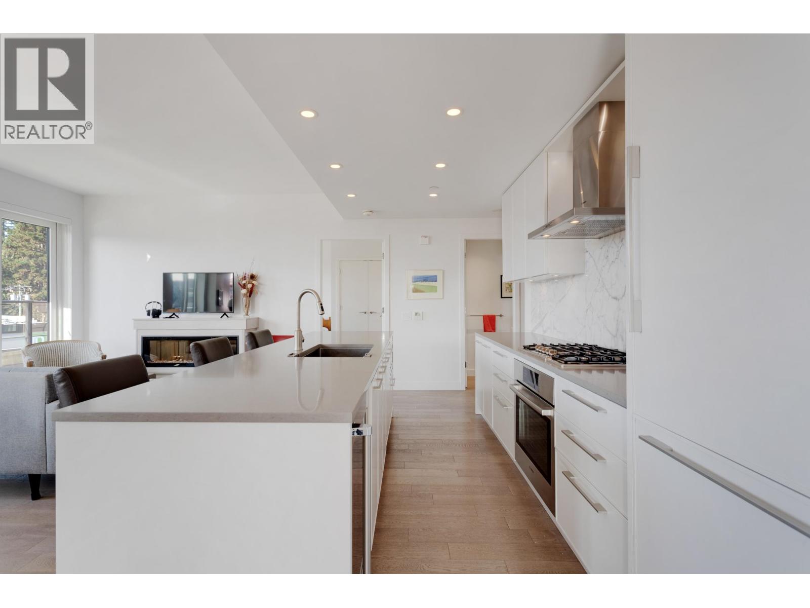 206 3220 Connaught Crescent, North Vancouver, British Columbia  V7R 0A5 - Photo 9 - R3174448