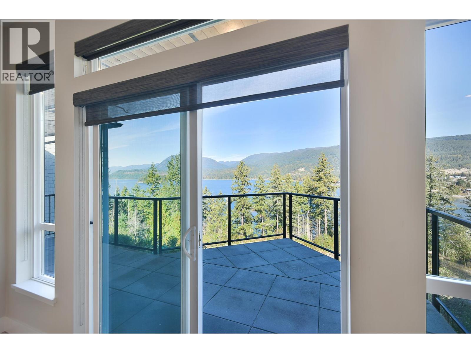 303 5780 Marine Way, Sechelt, British Columbia  V7Z 0L8 - Photo 12 - R3174455