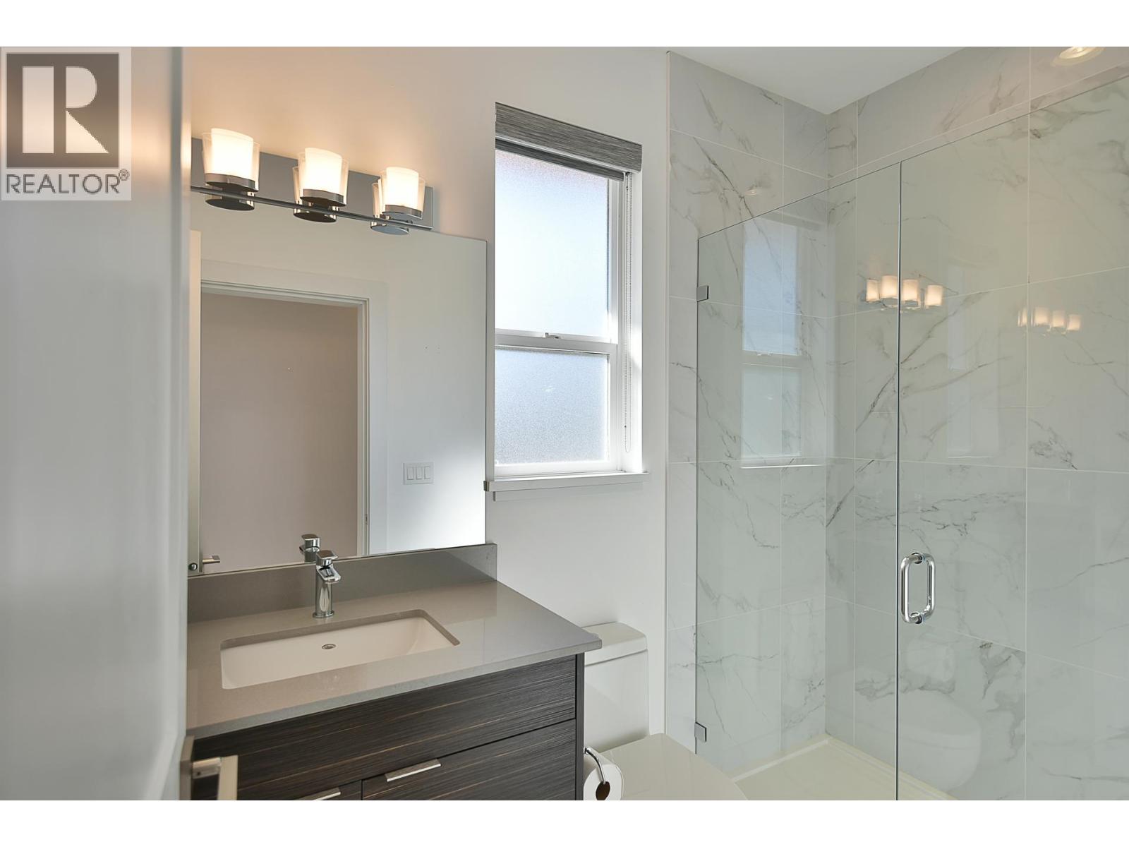 303 5780 Marine Way, Sechelt, British Columbia  V7Z 0L8 - Photo 7 - R3174455