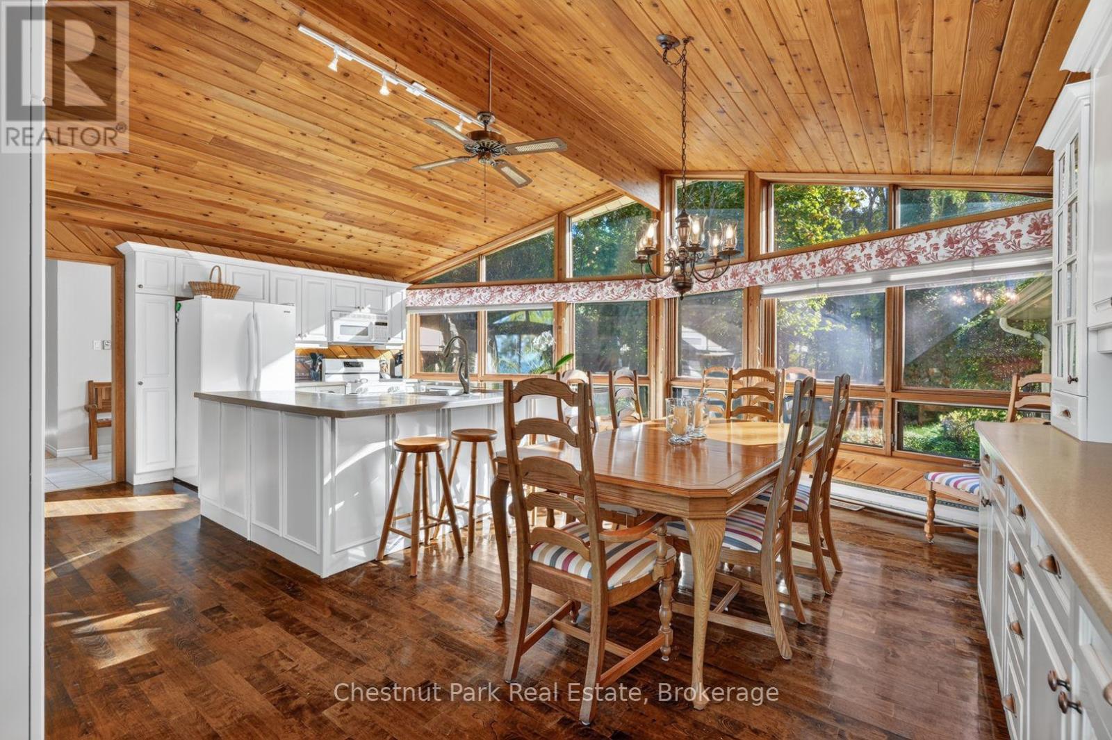 1034 Degrassi Cove Place, Innisfil (Churchill), Ontario  L0L 1W0 - Photo 11 - N13886632