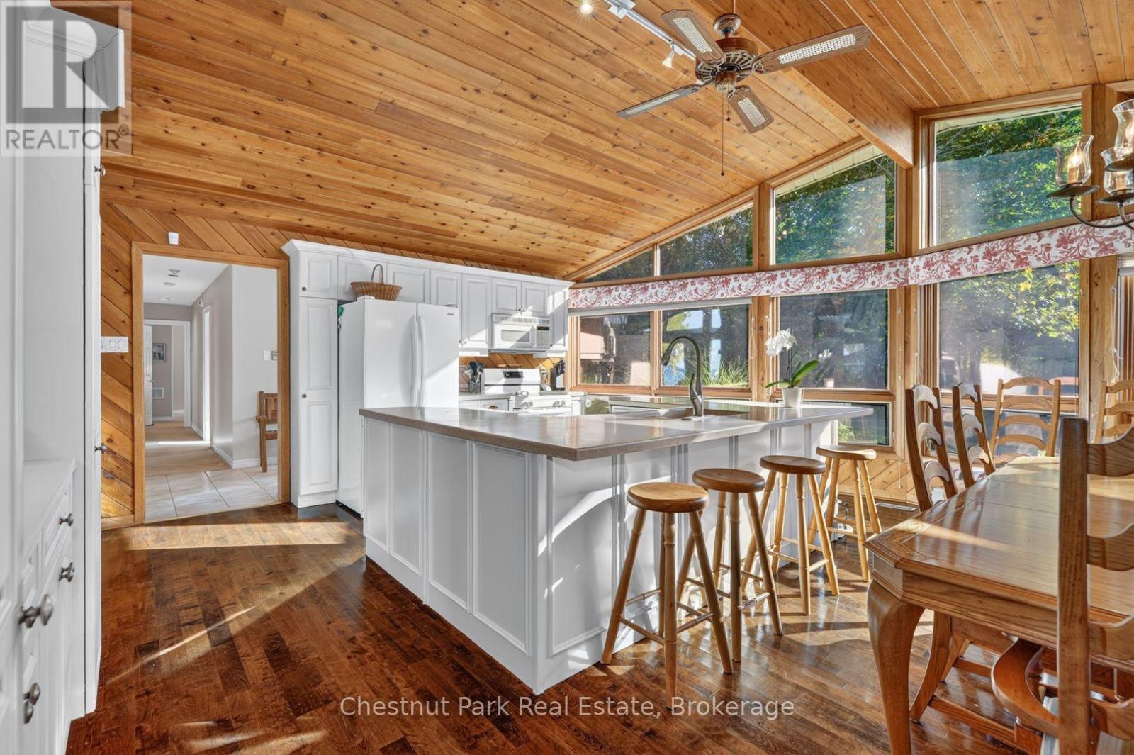 1034 Degrassi Cove Place, Innisfil (Churchill), Ontario  L0L 1W0 - Photo 12 - N13886632