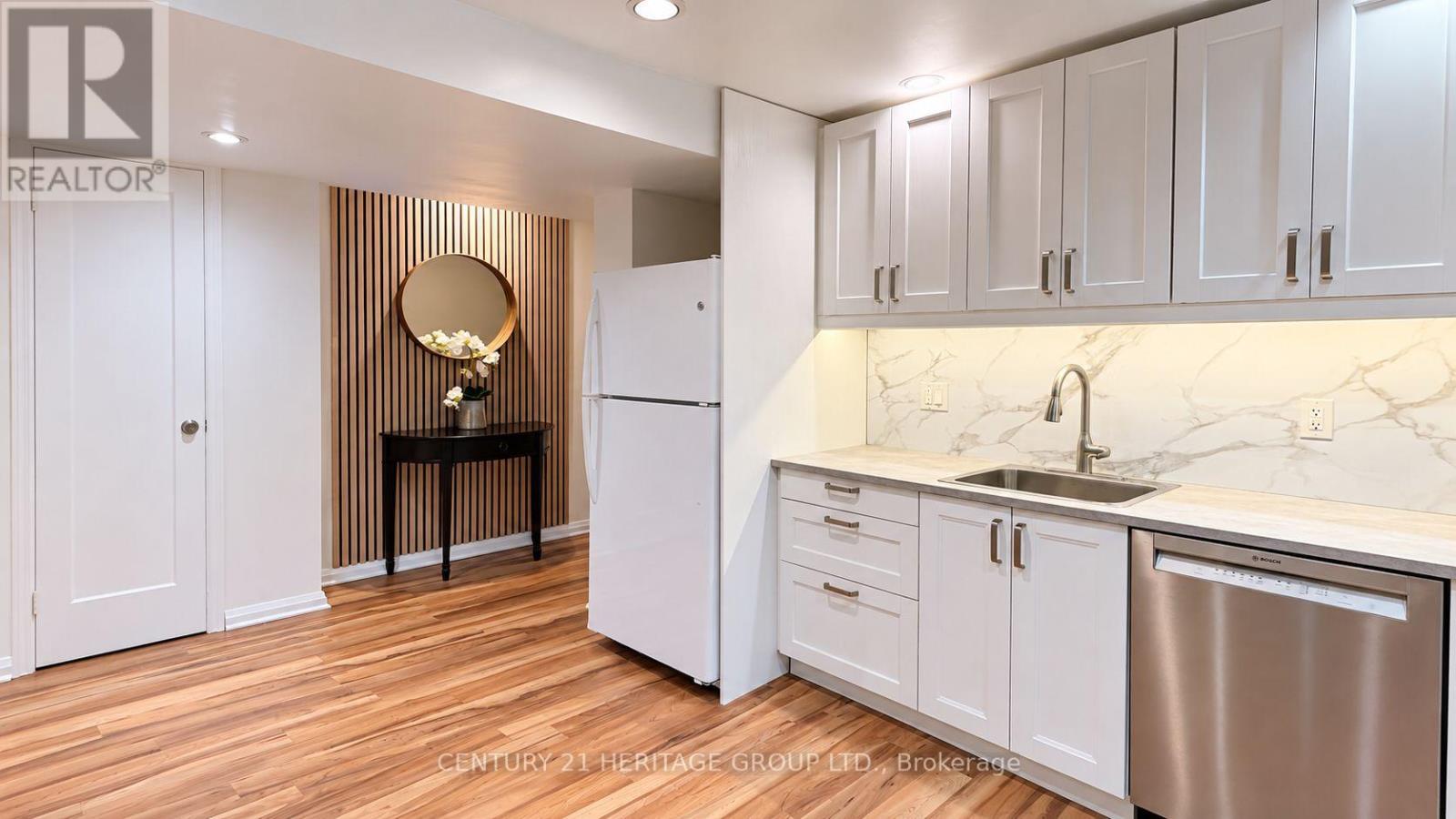Bsmt - 17 Hi Mount Drive, Toronto, Ontario  M2K 1X3 - Photo 4 - C13724386