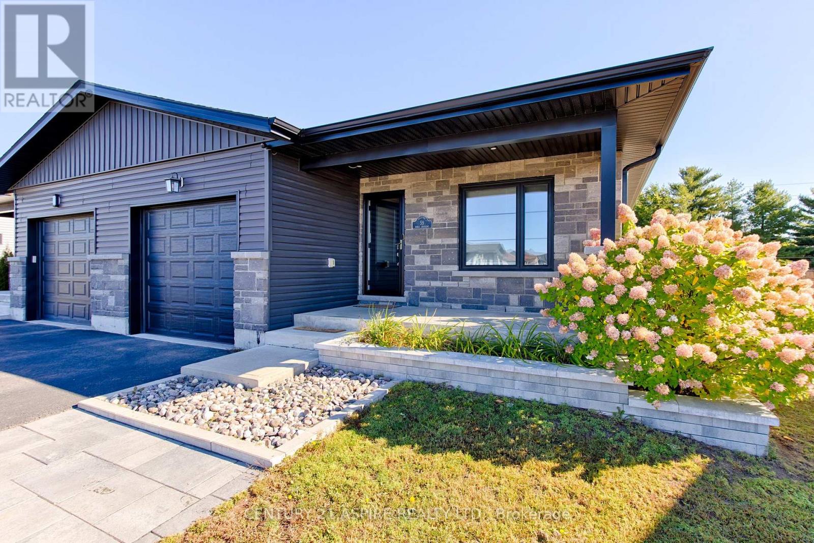 59 Noble Crescent, Petawawa, Ontario K8H 0G1 - Photo 2 - X13886662