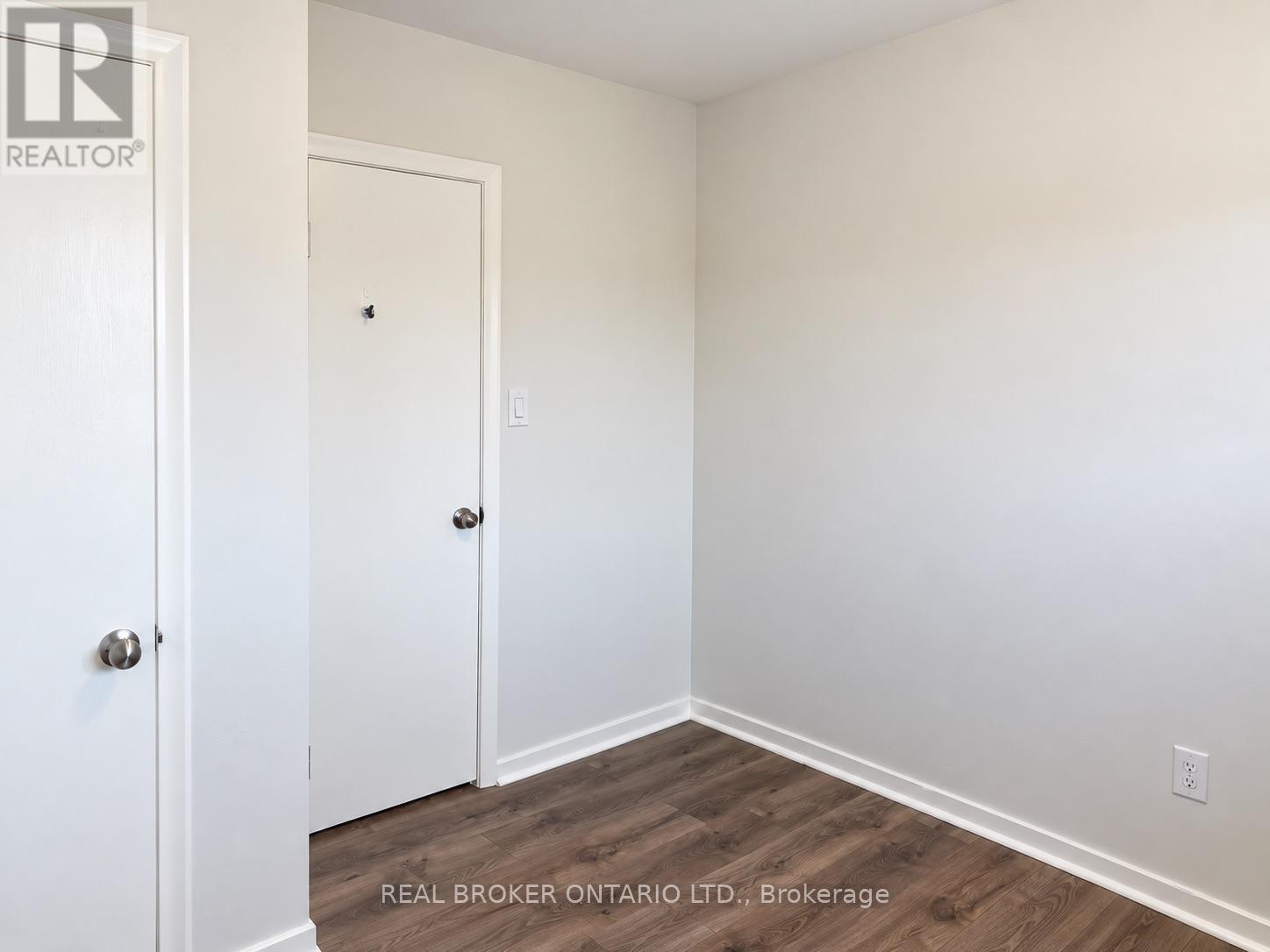 49 Thompson Avenue, Thorold, Ontario  L2V 2N2 - Photo 15 - X13886658