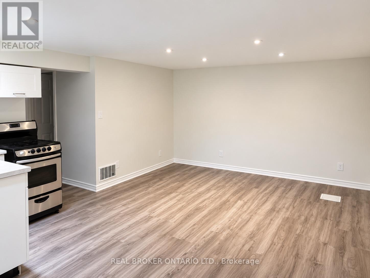 49 Thompson Avenue, Thorold, Ontario  L2V 2N2 - Photo 16 - X13886658