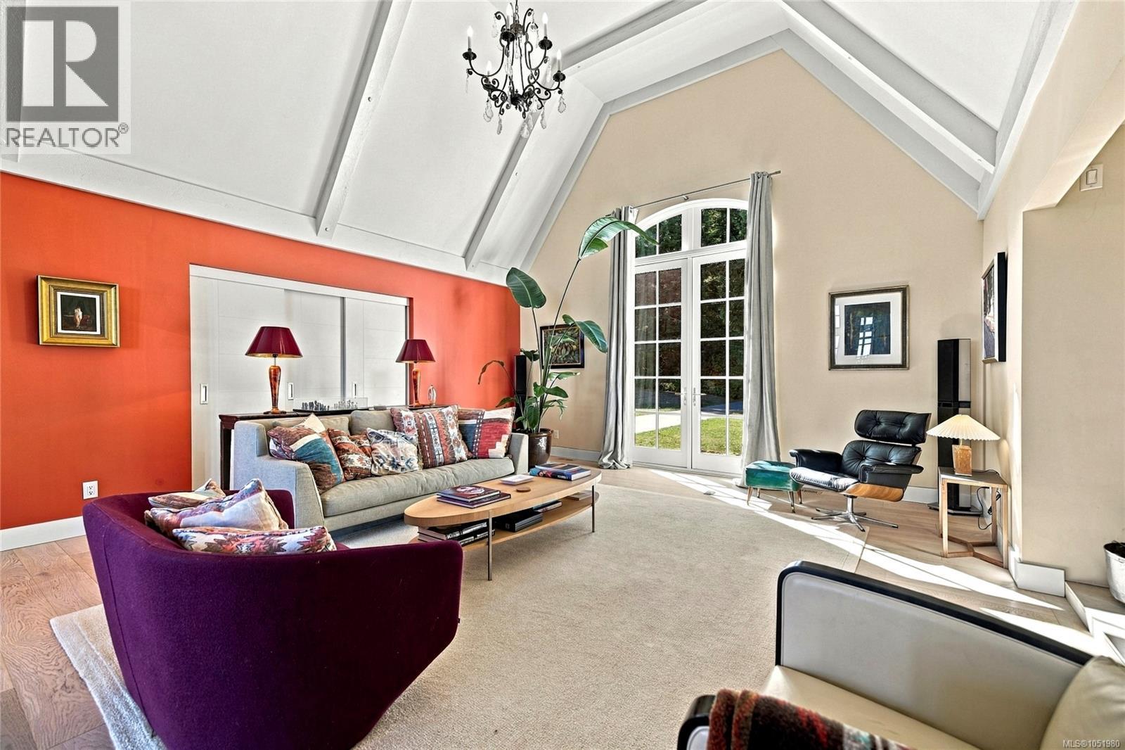 377 Seymour Hts
