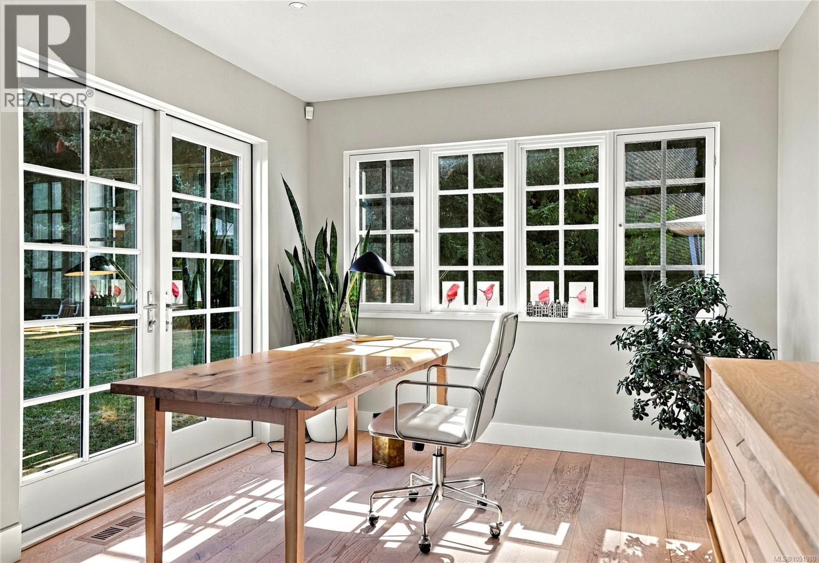 377 Seymour Hts