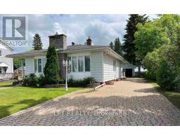 72 DOMINION AVENUE, Kapuskasing, Ontario