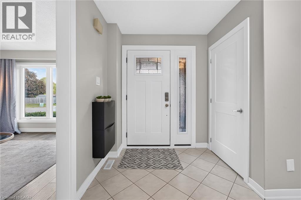 2595 Cavendish Drive, Burlington, Ontario  L7P 4A9 - Photo 6 - 40870628