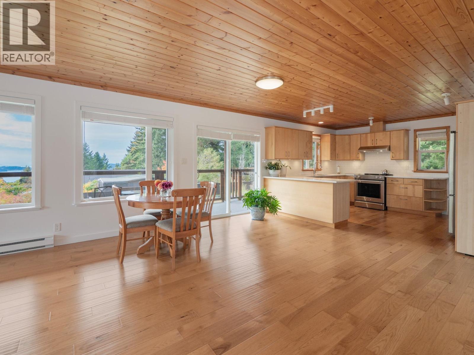 5301 Stamford Place, Sechelt, British Columbia  V7Z 0C2 - Photo 7 - R3172160
