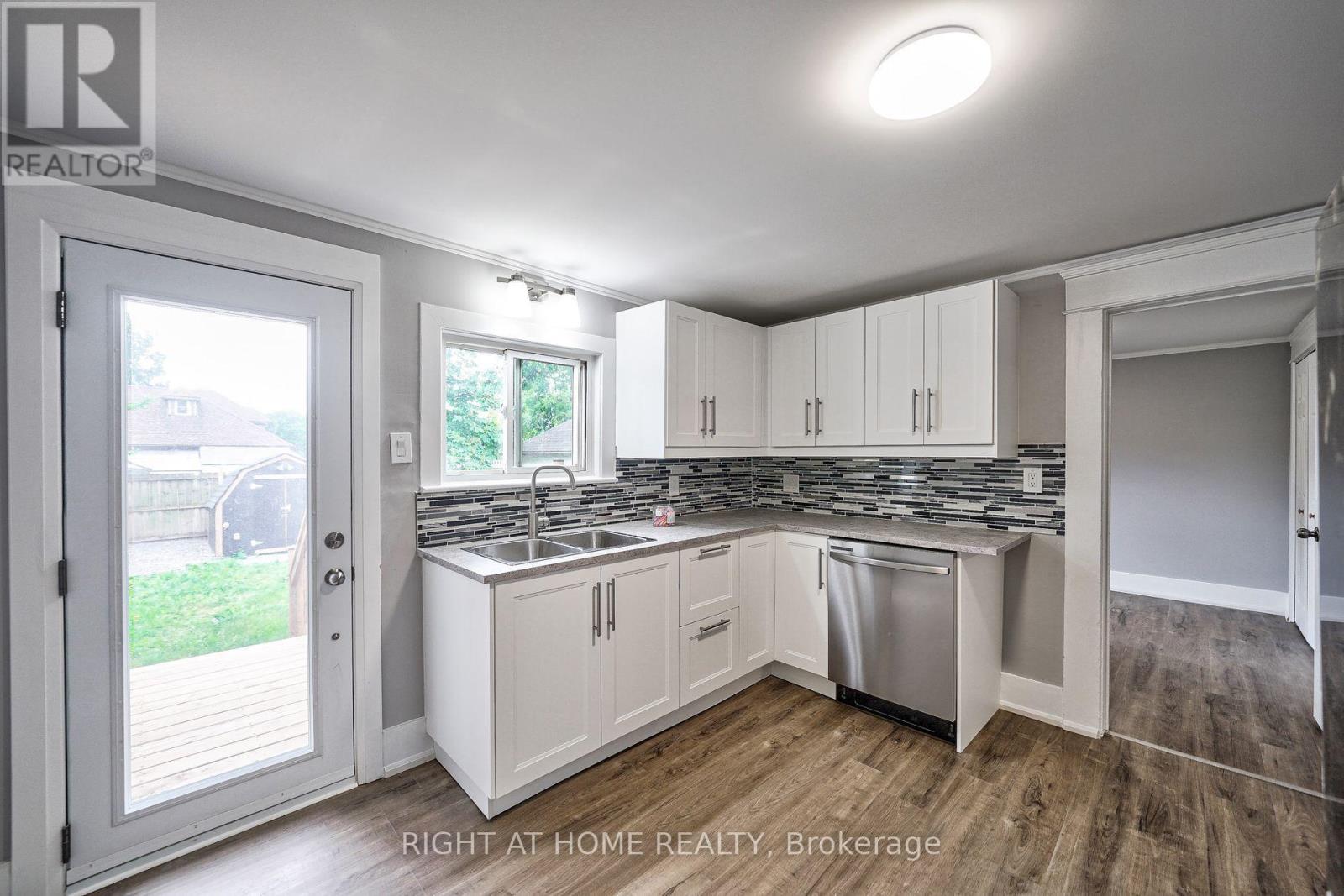 15 Asher Street, Welland, Ontario  L3B 4H9 - Photo 5 - X13886652