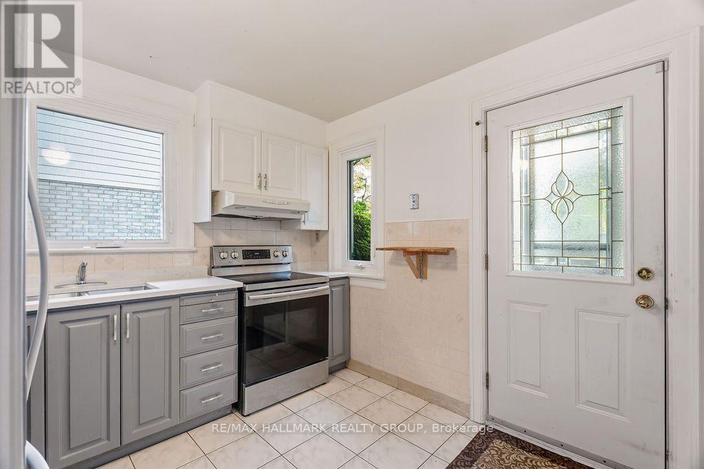 157 Mulvihill Avenue, Ottawa, Ontario  K1Z 6Y3 - Photo 5 - X13886682