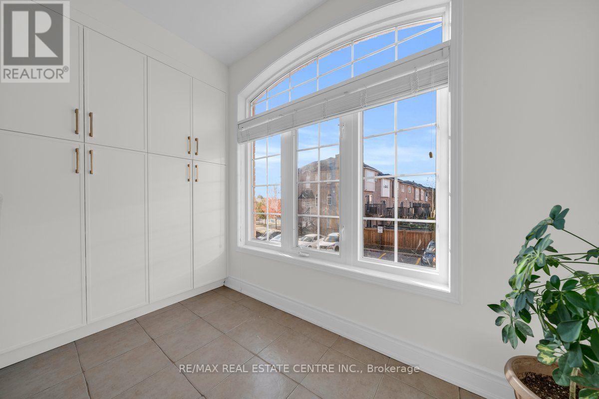 3440 Redpath Circle, Mississauga, Ontario  L5N 8R7 - Photo 11 - W13886686