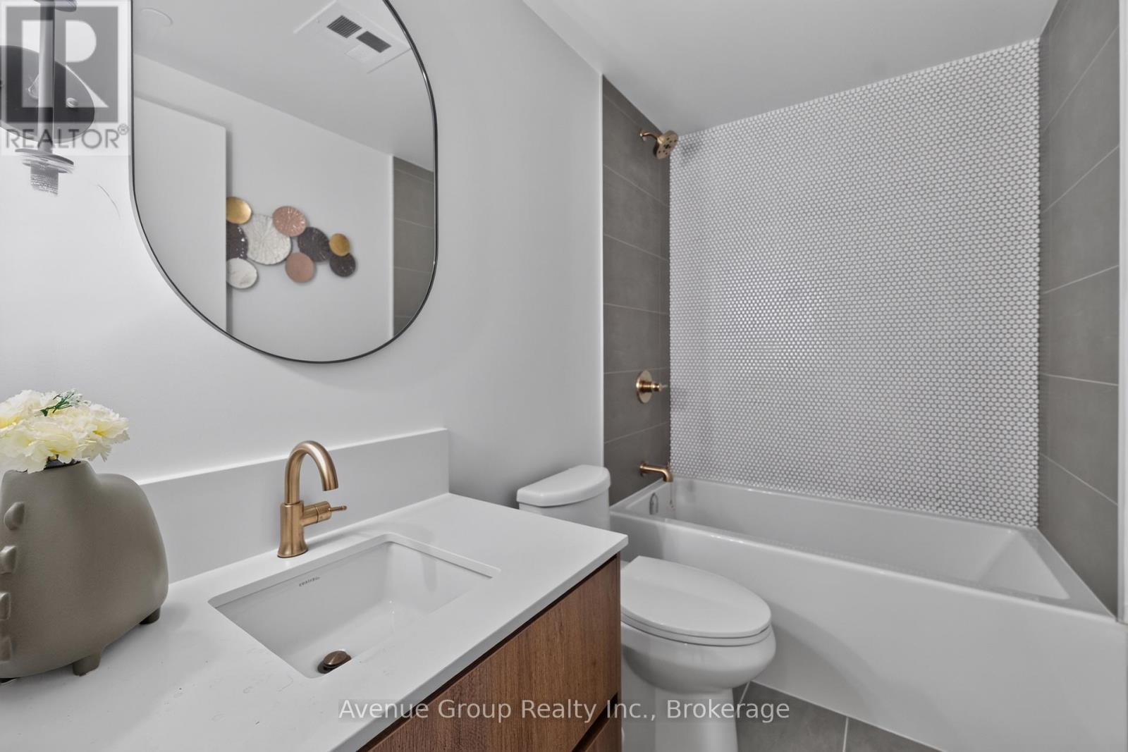 501 - 1285 Queen Street E, Toronto, Ontario  M4L 1C2 - Photo 17 - E13886716