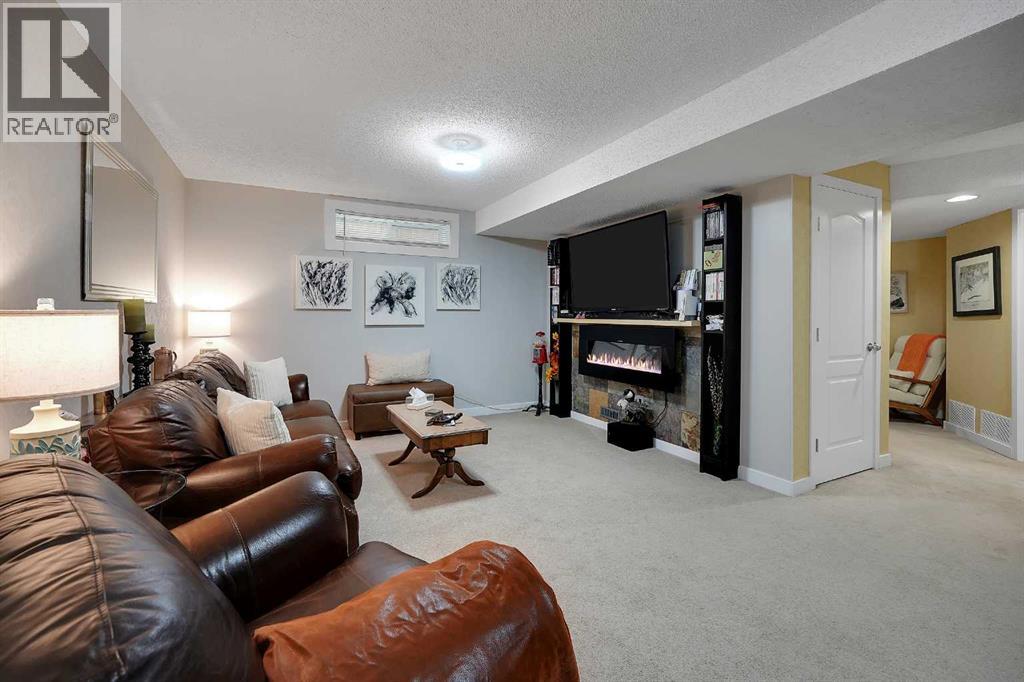 87 Springs Crescent SE