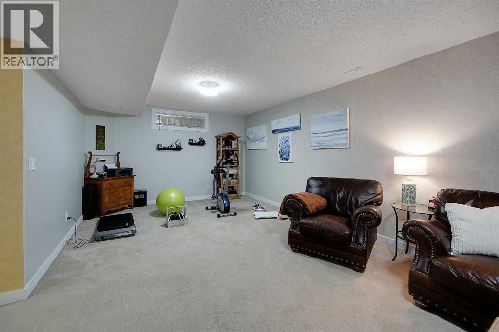 87 Springs Crescent SE