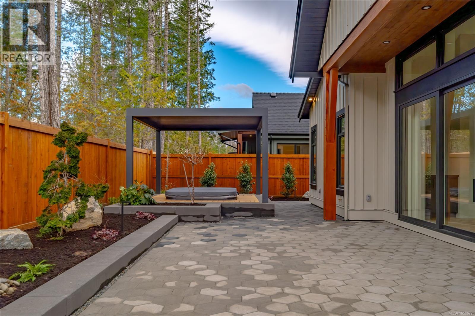 537 Balata Bay Dr