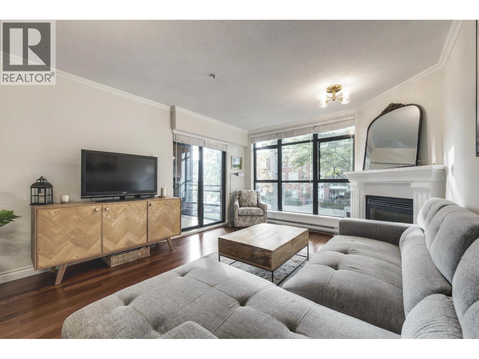 210 2181 W 10th Avenue, Vancouver, British Columbia  V6K 2H7 - Photo 2 - R3174461