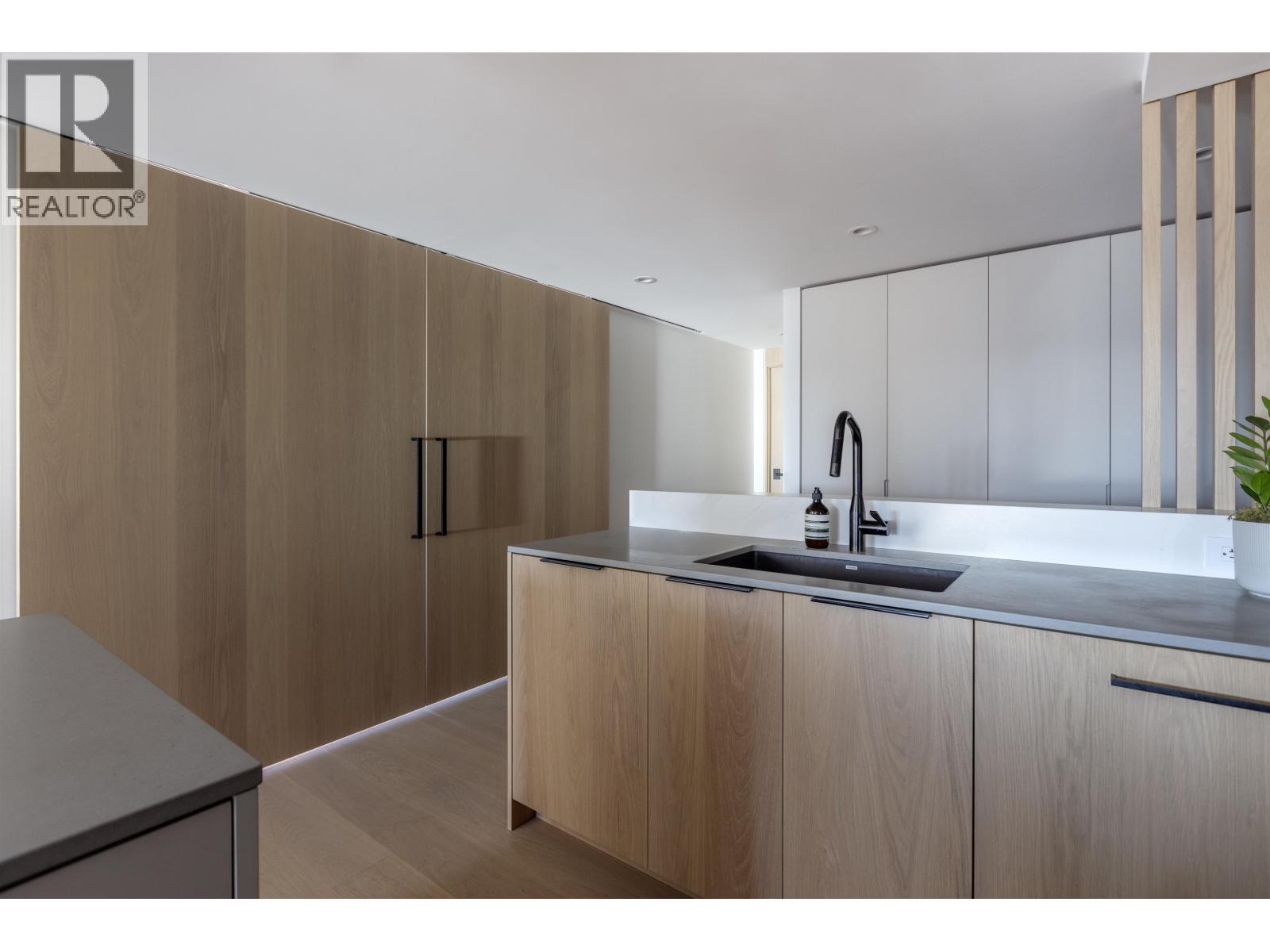 709 1490 Pennyfarthing Drive, Vancouver, British Columbia  V6J 4Z3 - Photo 2 - R3174463