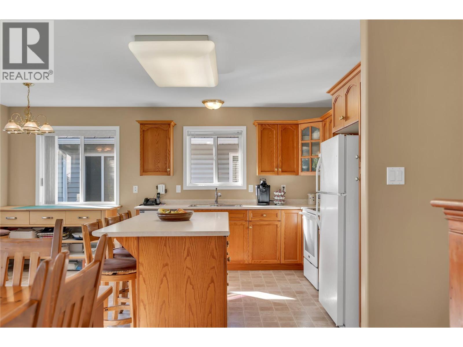 546 Redwing Drive, Penticton, British Columbia  V2A 8N7 - Photo 18 - 10403235