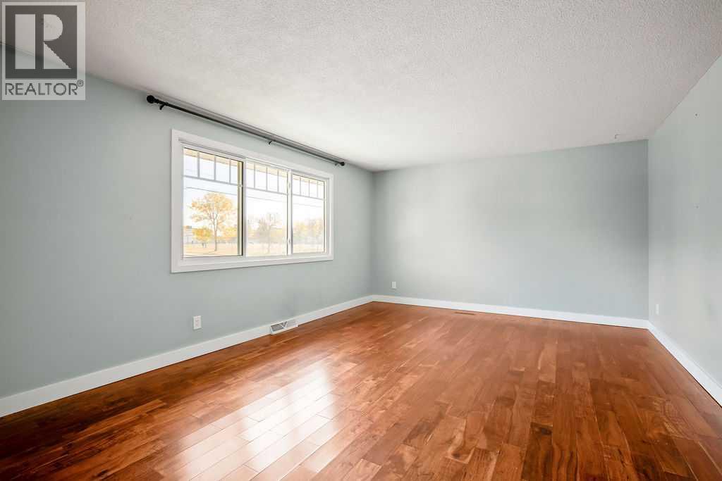5415 5 Street Sw, Calgary, Alberta  T2V 1A7 - Photo 4 - A2351377