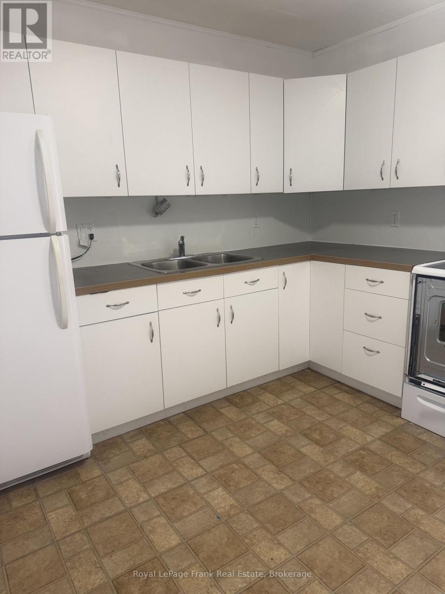 2 East - 10 Brock Street, Uxbridge, Ontario  L9P 1P1 - Photo 2 - N13886712