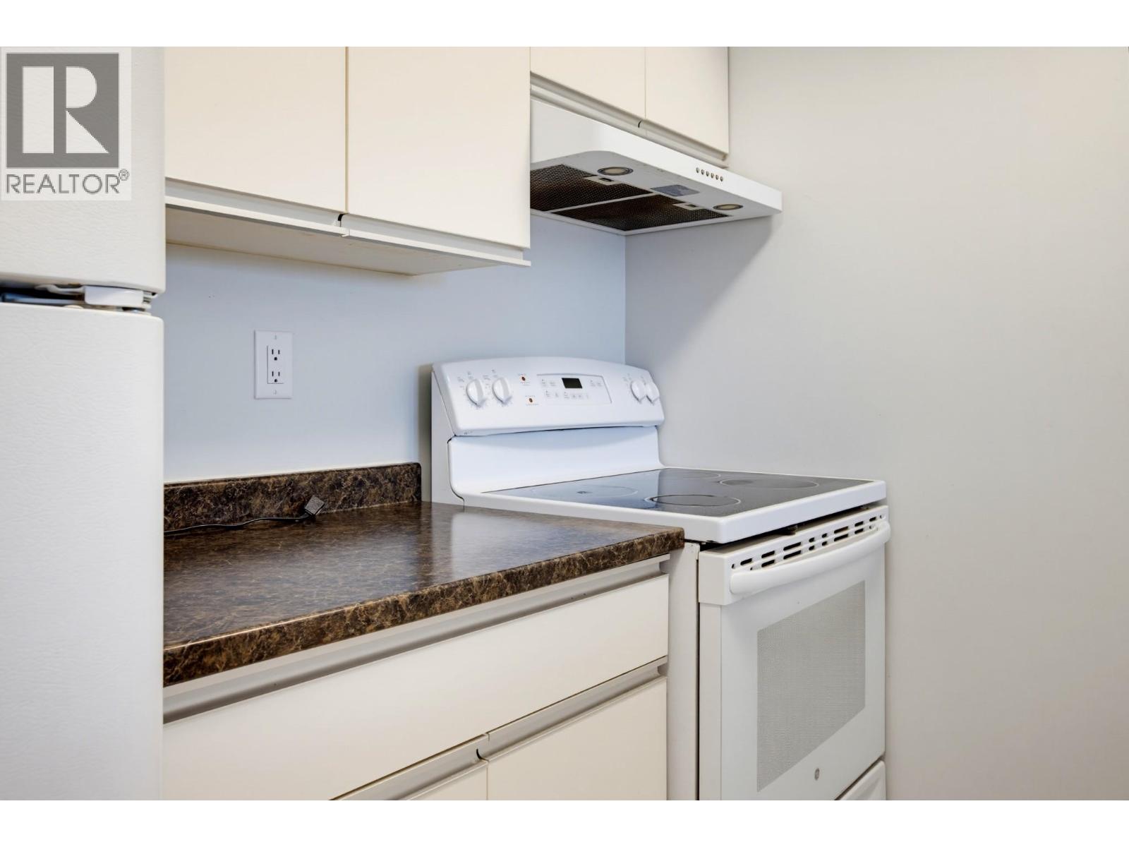 101 1040 E Broadway, Vancouver, British Columbia  V5T 4N7 - Photo 12 - R3174460