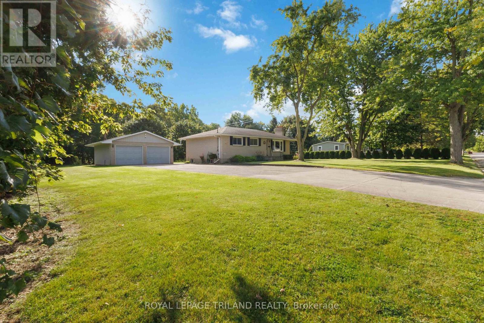 272 Richmond Street, North Middlesex, Ontario N0M 2K0 - Photo 2 - X13886746