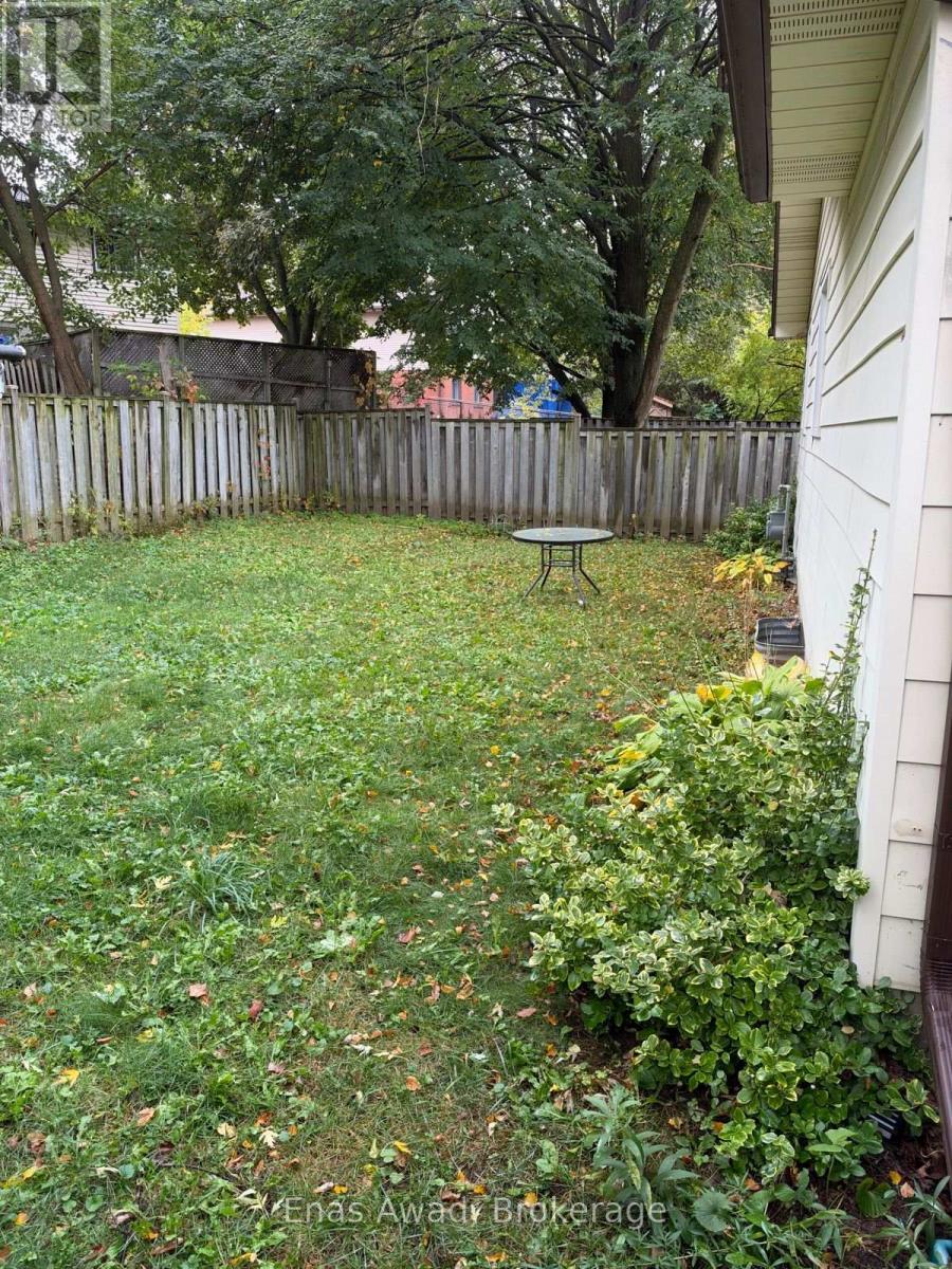 70 Churchill Street, Waterloo, Ontario  N2L 2X2 - Photo 13 - X13729702