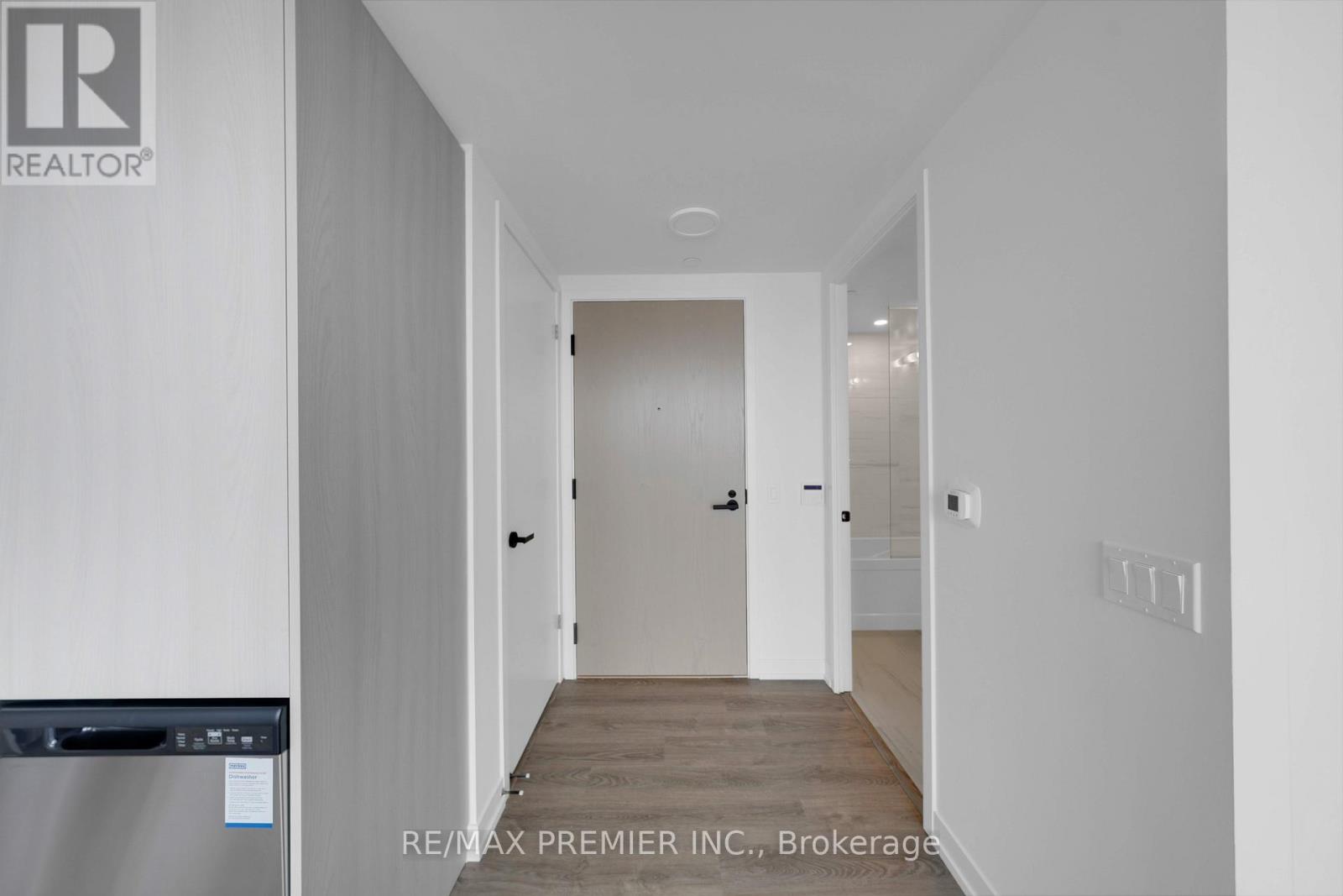 3712 - 195 Commerce Street, Vaughan, Ontario  L4K 0P9 - Photo 2 - N13886768