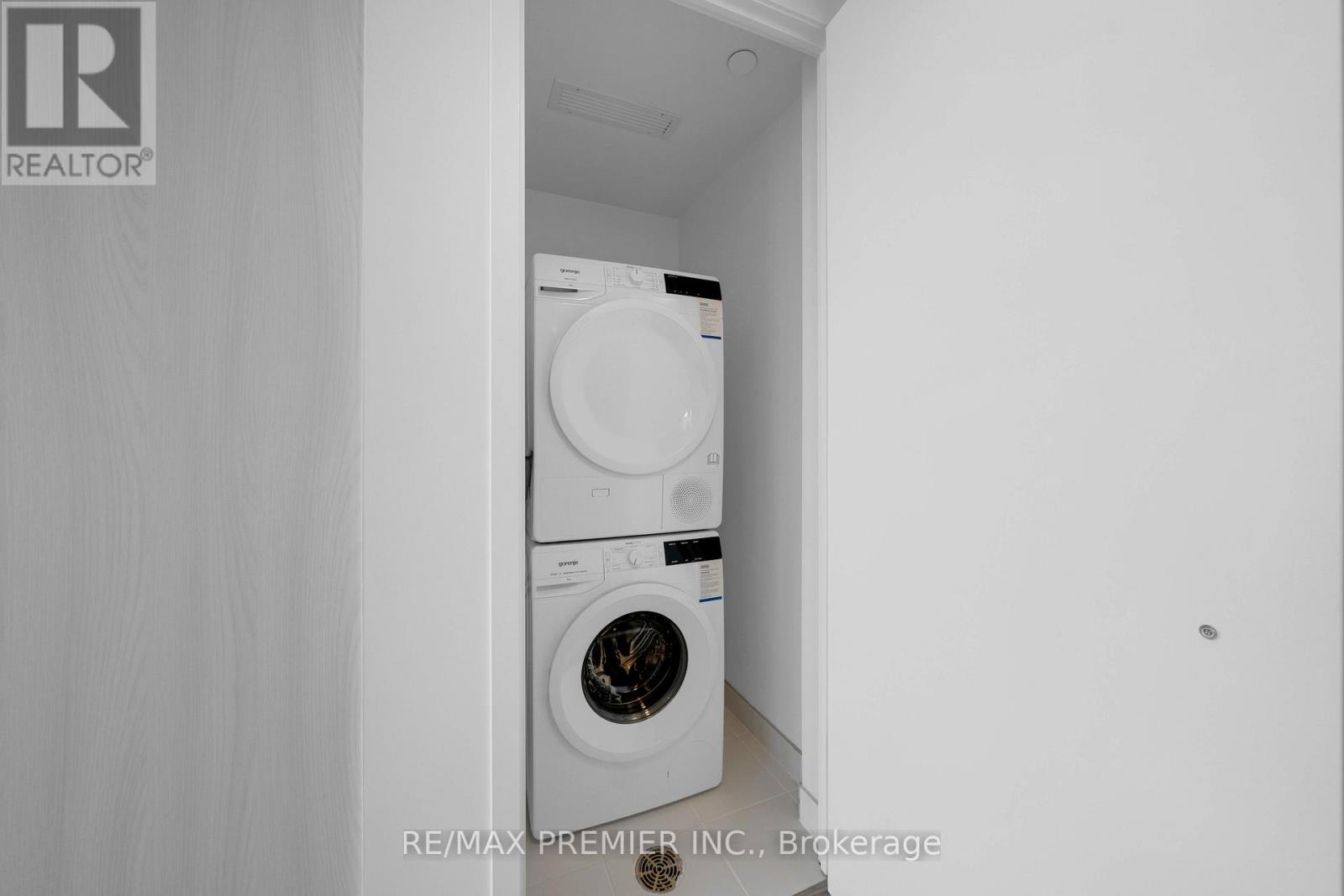 3712 - 195 Commerce Street, Vaughan, Ontario  L4K 0P9 - Photo 3 - N13886768