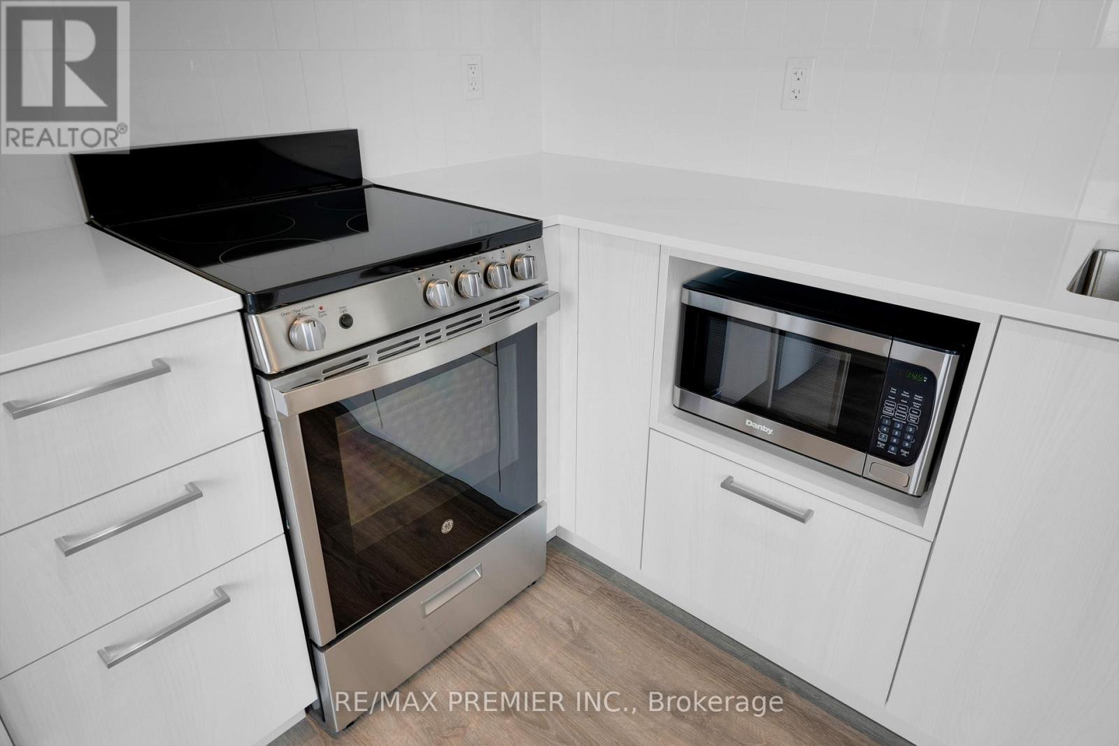 3712 - 195 Commerce Street, Vaughan, Ontario  L4K 0P9 - Photo 9 - N13886768