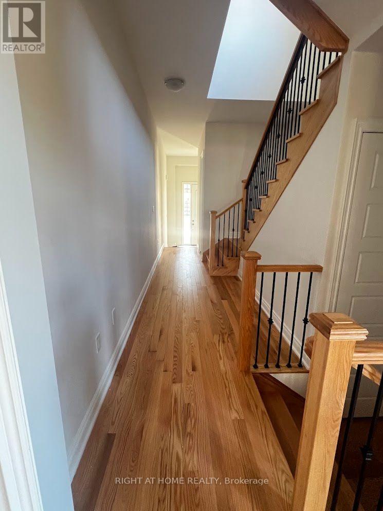 1368 Peony Path E, Oakville, Ontario  L6H 7Z7 - Photo 2 - W13886766