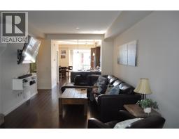 601 Boynton Place, Kelowna, British Columbia V1V 3B5 - Photo 3 - 10399708
